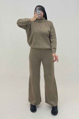 ست بلوز یقه اسکی و شلوار بافت