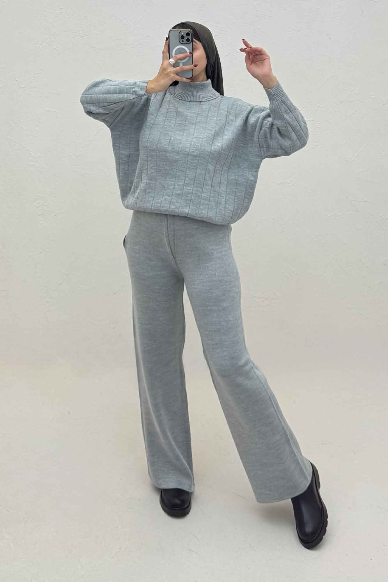 ست بلوز یقه اسکی و شلوار بافت