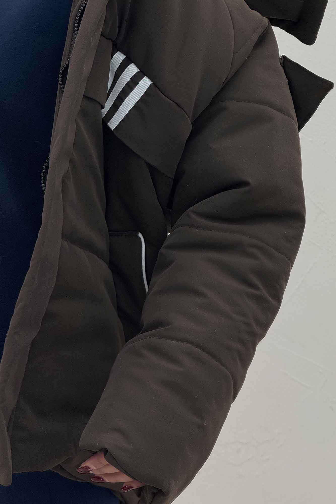 کاپشن کلاه دار پشت بلند