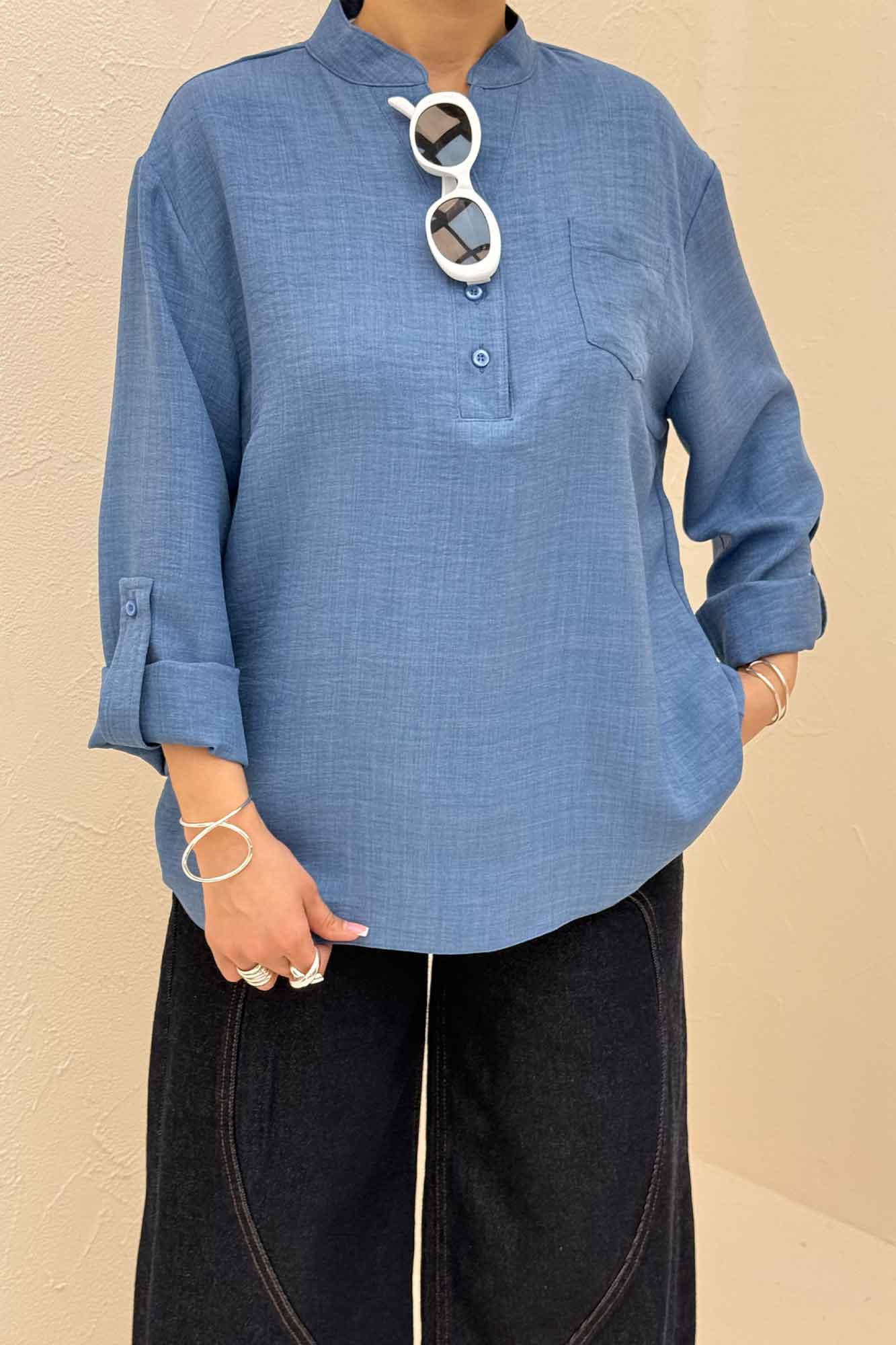 بلوز شانتون یقه بلیطی تک جیب