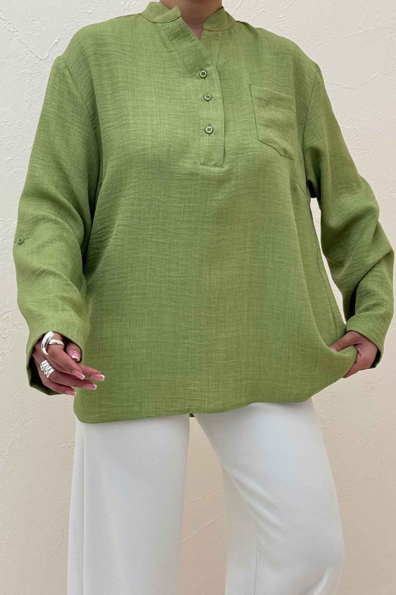 بلوز شانتون یقه بلیطی تک جیب