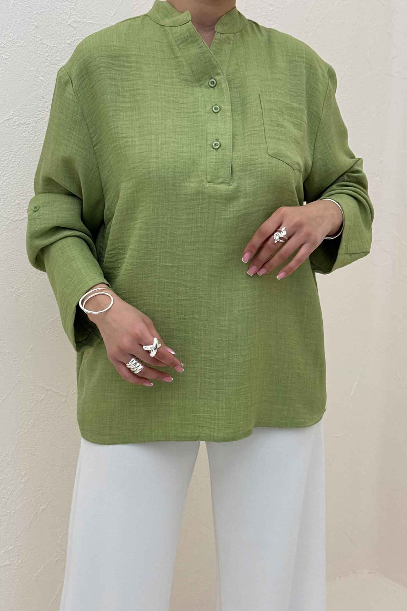 بلوز شانتون یقه بلیطی تک جیب