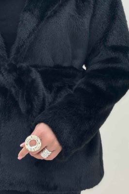 کت پوست آستردار کمربنددار