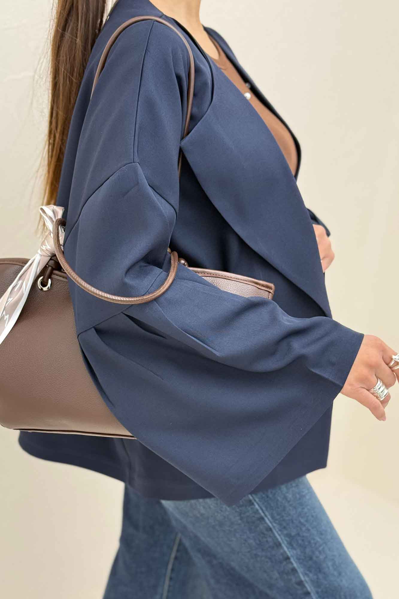 مانتو بزیاق آستین کلوش مادلین