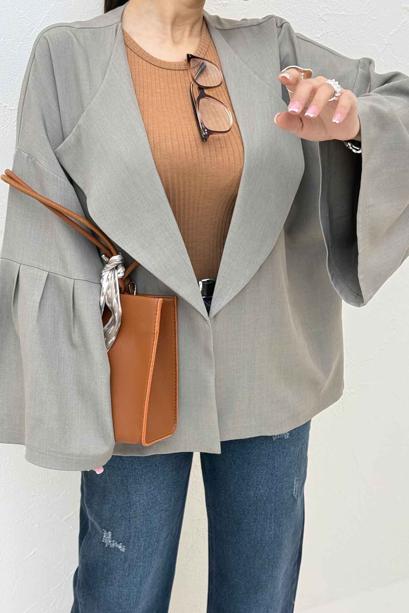 مانتو بزیاق آستین کلوش مادلین