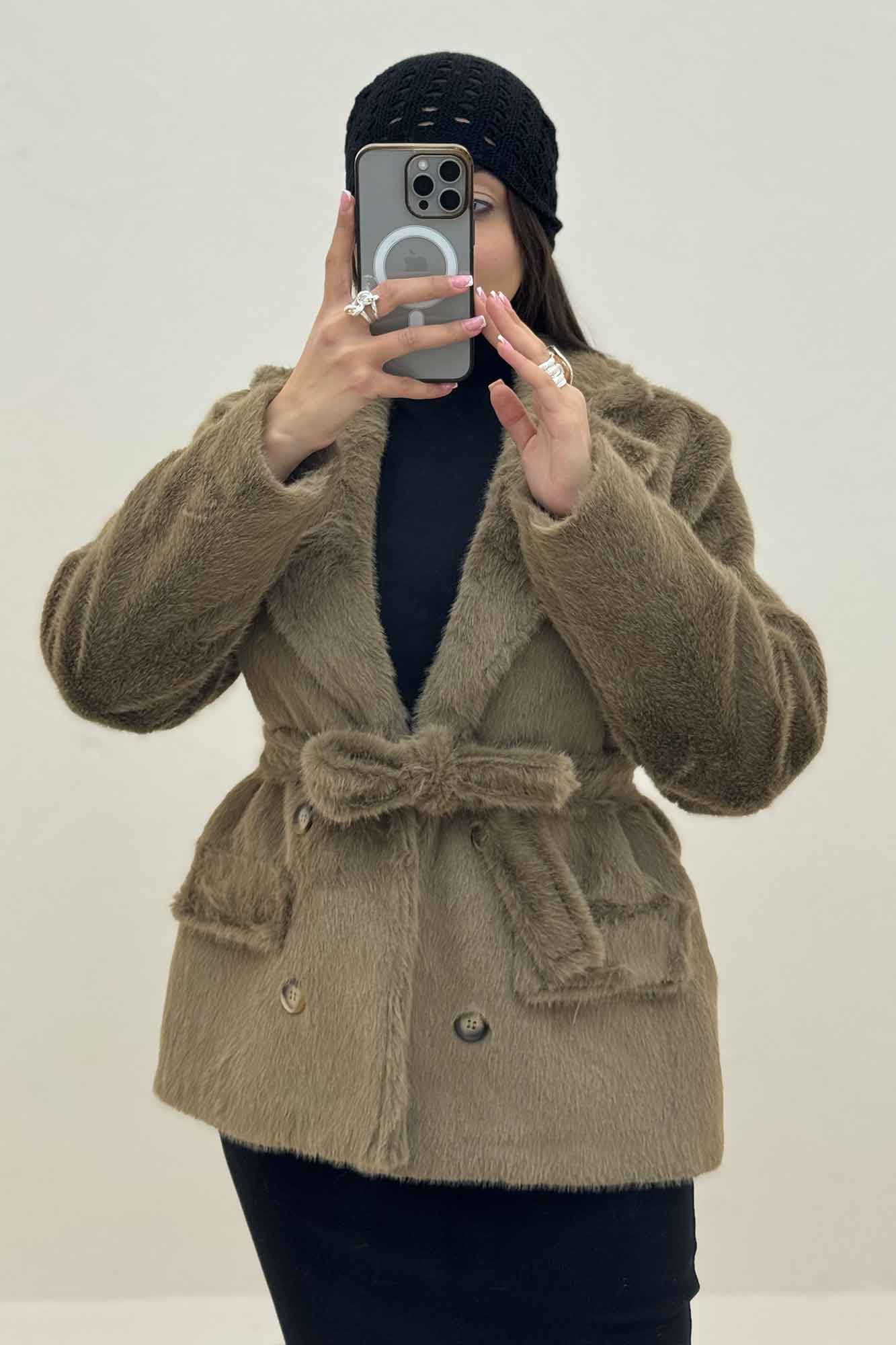 کت پوست آستردار کمربنددار