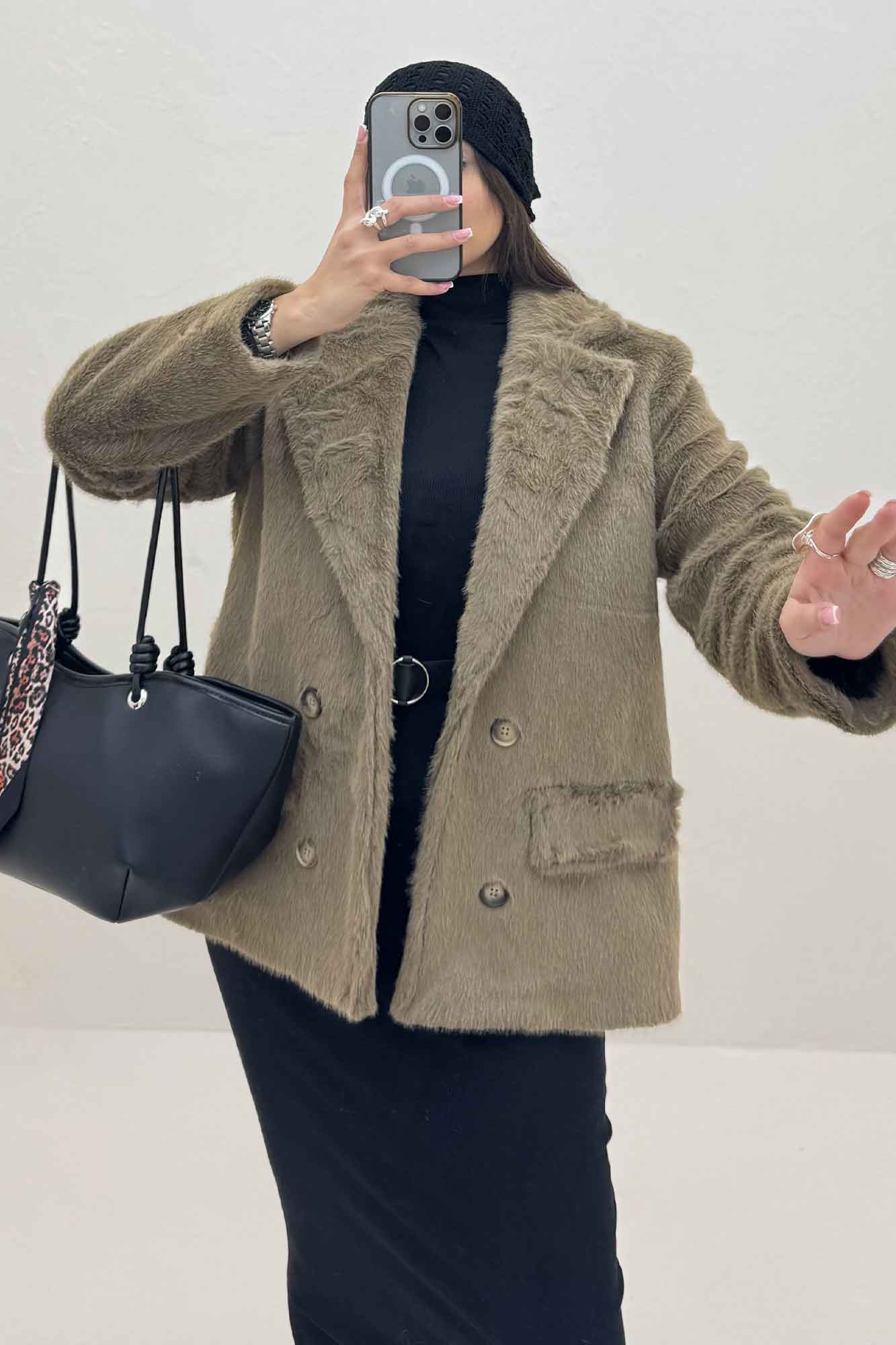 کت پوست آستردار کمربنددار