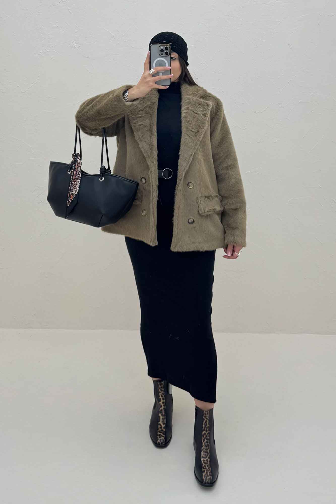 کت پوست آستردار کمربنددار