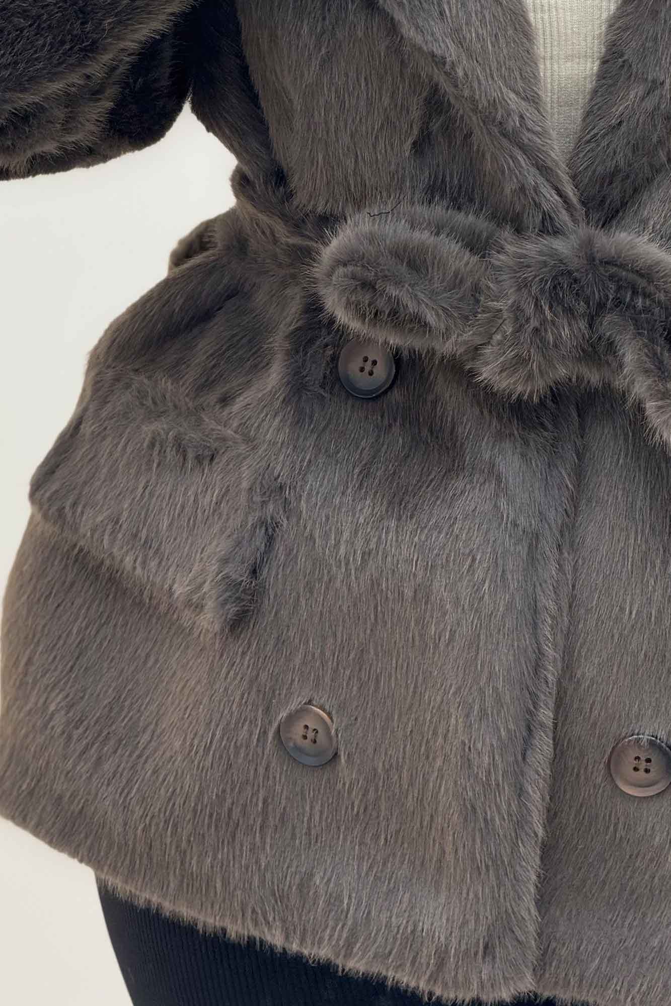 کت پوست آستردار کمربنددار