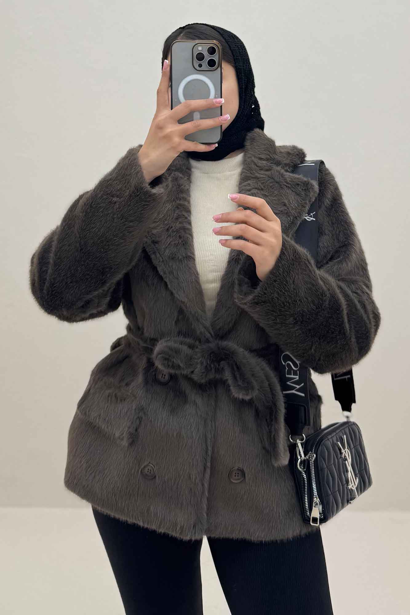 کت پوست آستردار کمربنددار