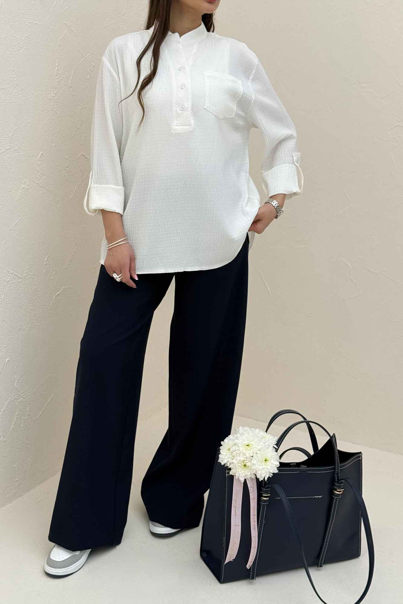 بلوز اطلس یقه بلیطی تک جیب 