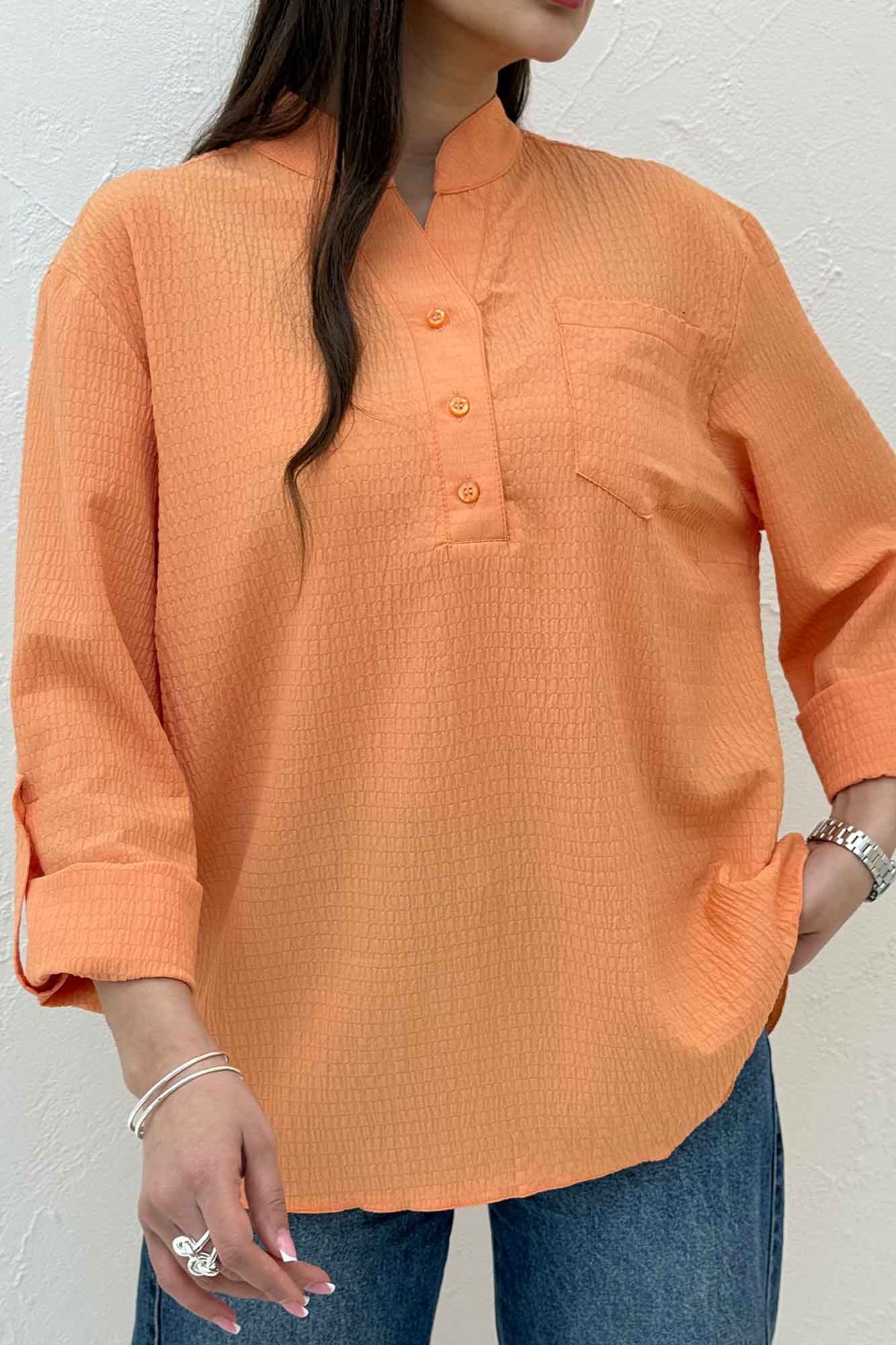 بلوز اطلس یقه بلیطی تک جیب 