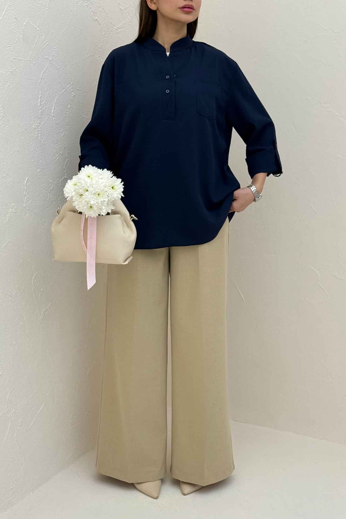 بلوز اطلس یقه بلیطی تک جیب 