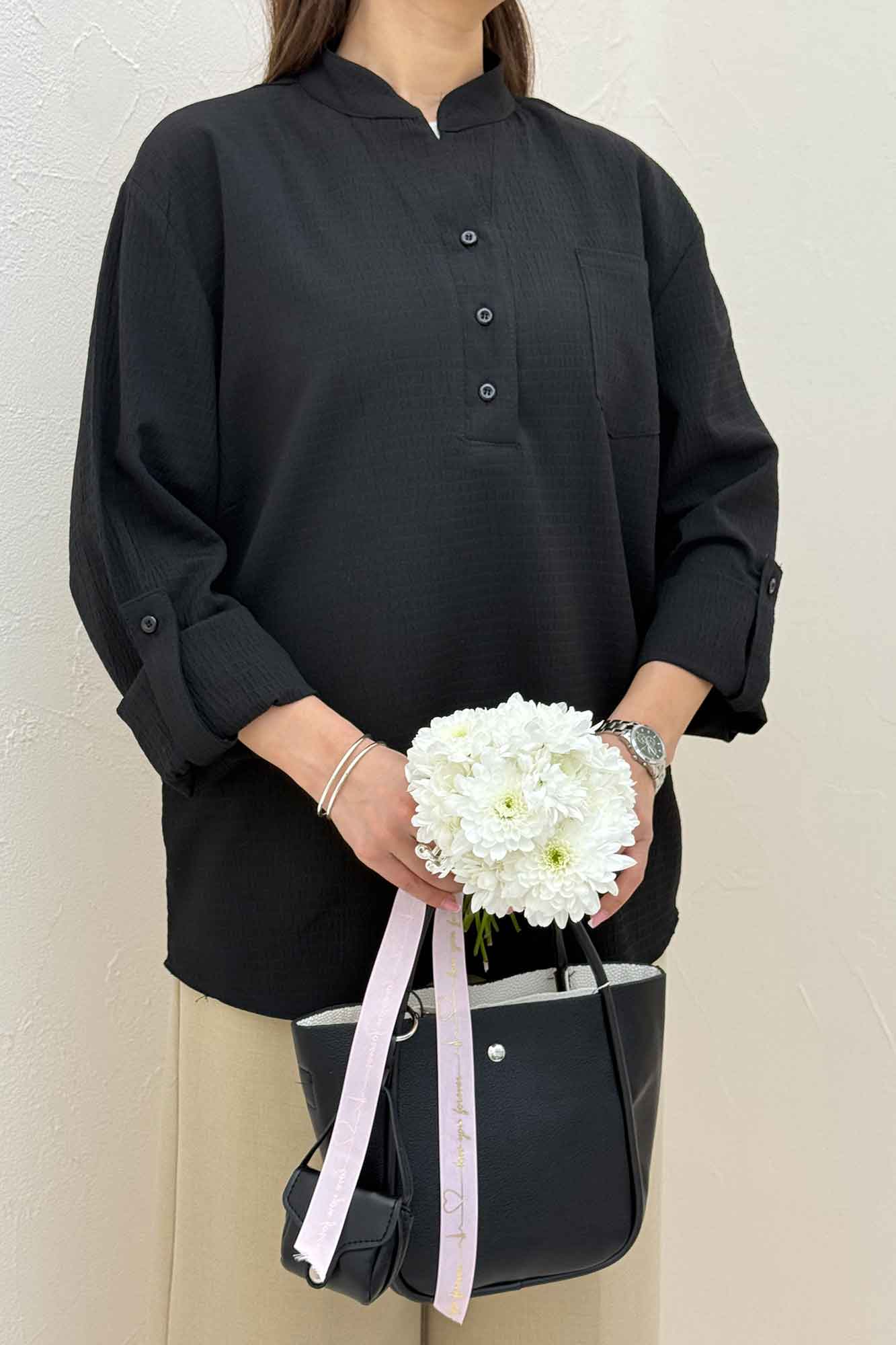 بلوز اطلس یقه بلیطی تک جیب 