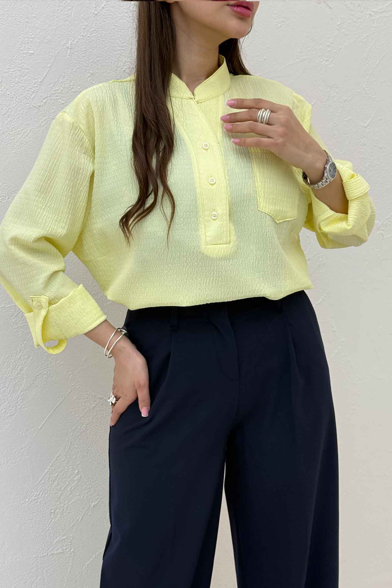 بلوز اطلس یقه بلیطی تک جیب 