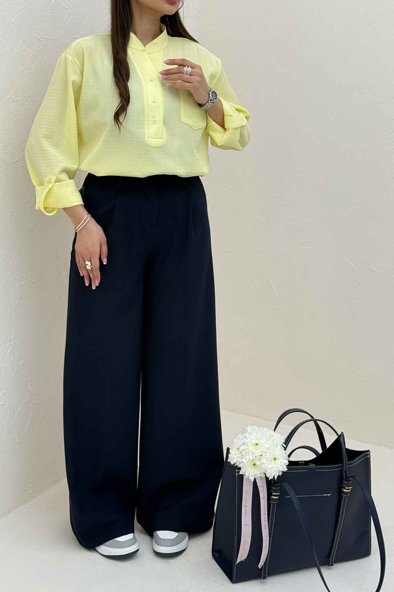 بلوز اطلس یقه بلیطی تک جیب 