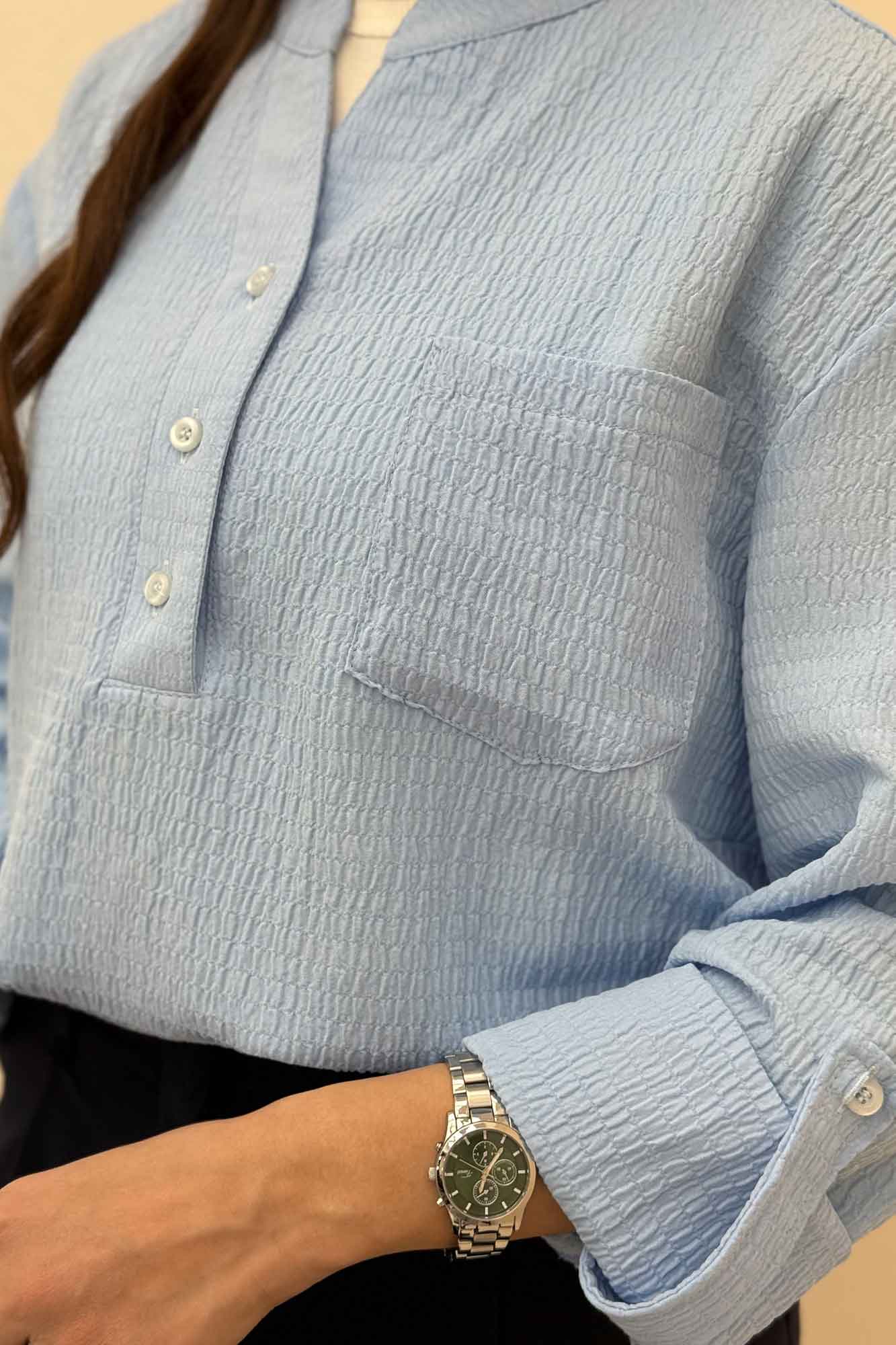 بلوز اطلس یقه بلیطی تک جیب 