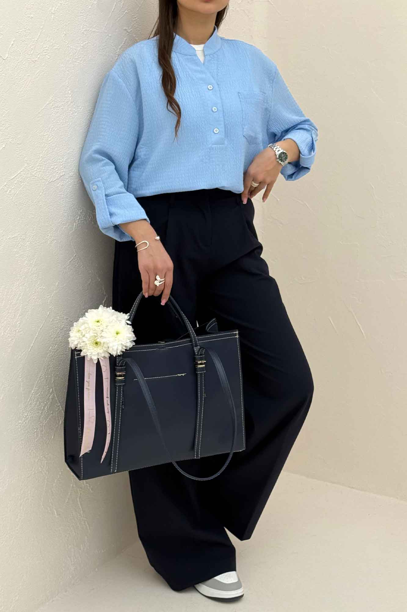 بلوز اطلس یقه بلیطی تک جیب 