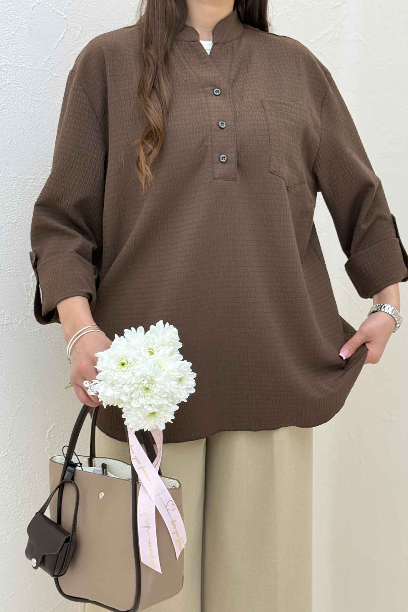 بلوز اطلس یقه بلیطی تک جیب 