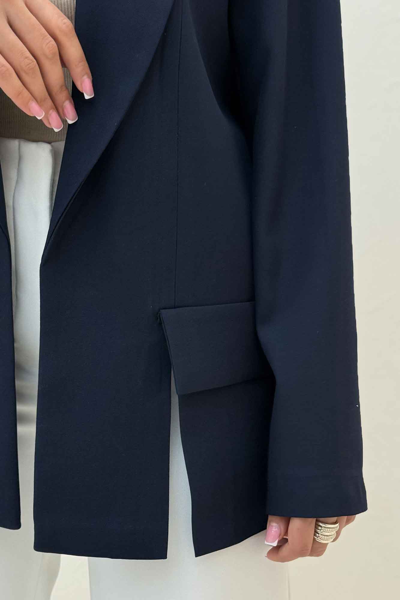 کت بزیاق جلو چاکدار مدل راژان