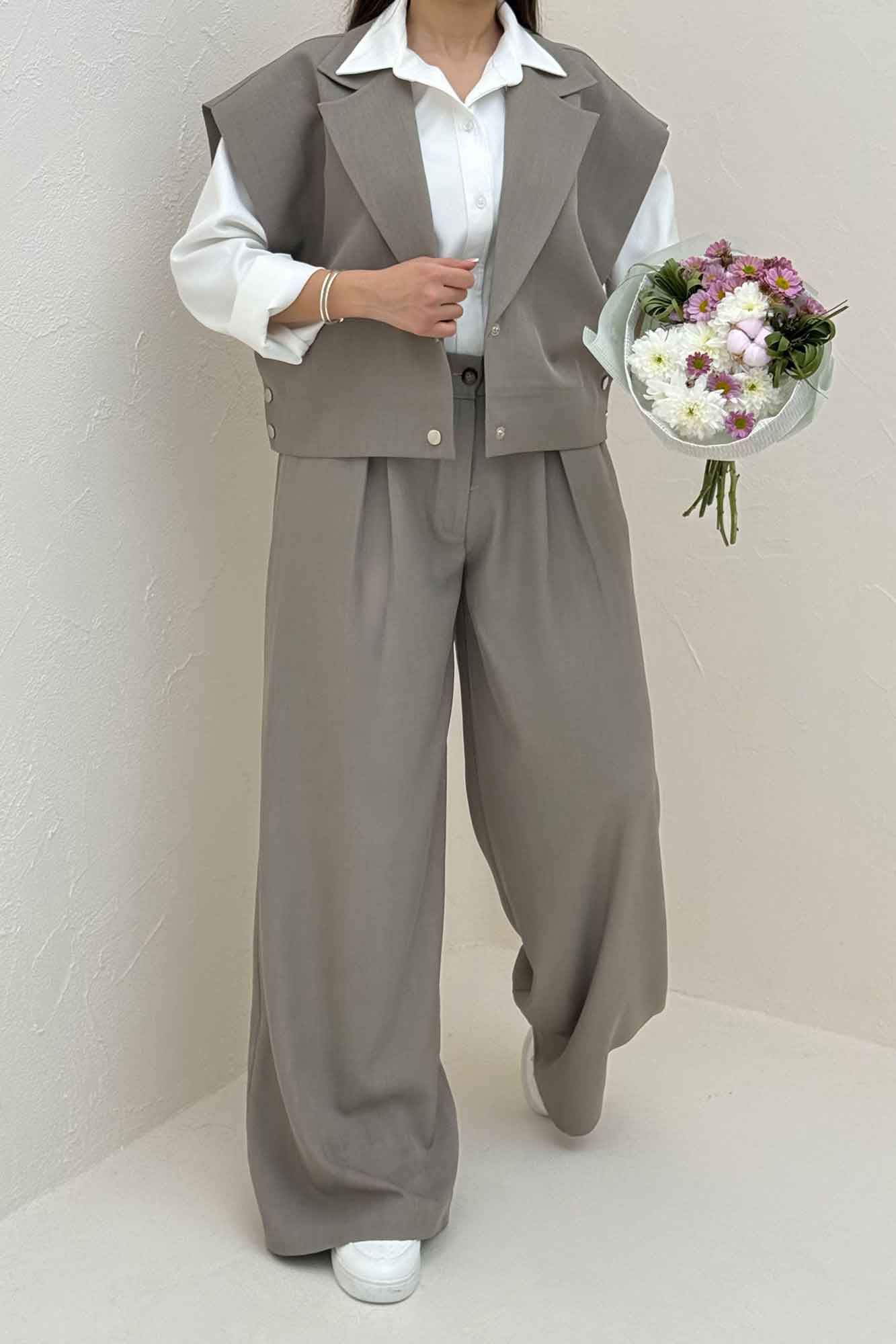 ست وست و شلوار بزیاق دکمه پرچی HALF