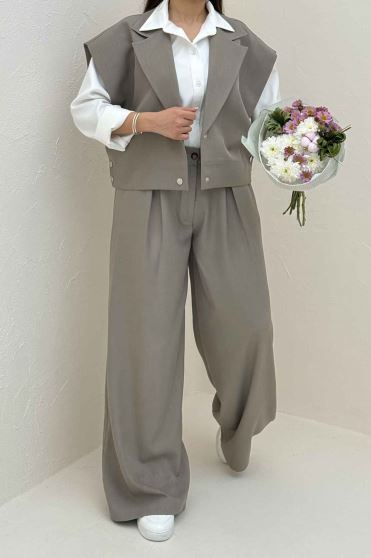 ست وست و شلوار بزیاق دکمه پرچی HALF