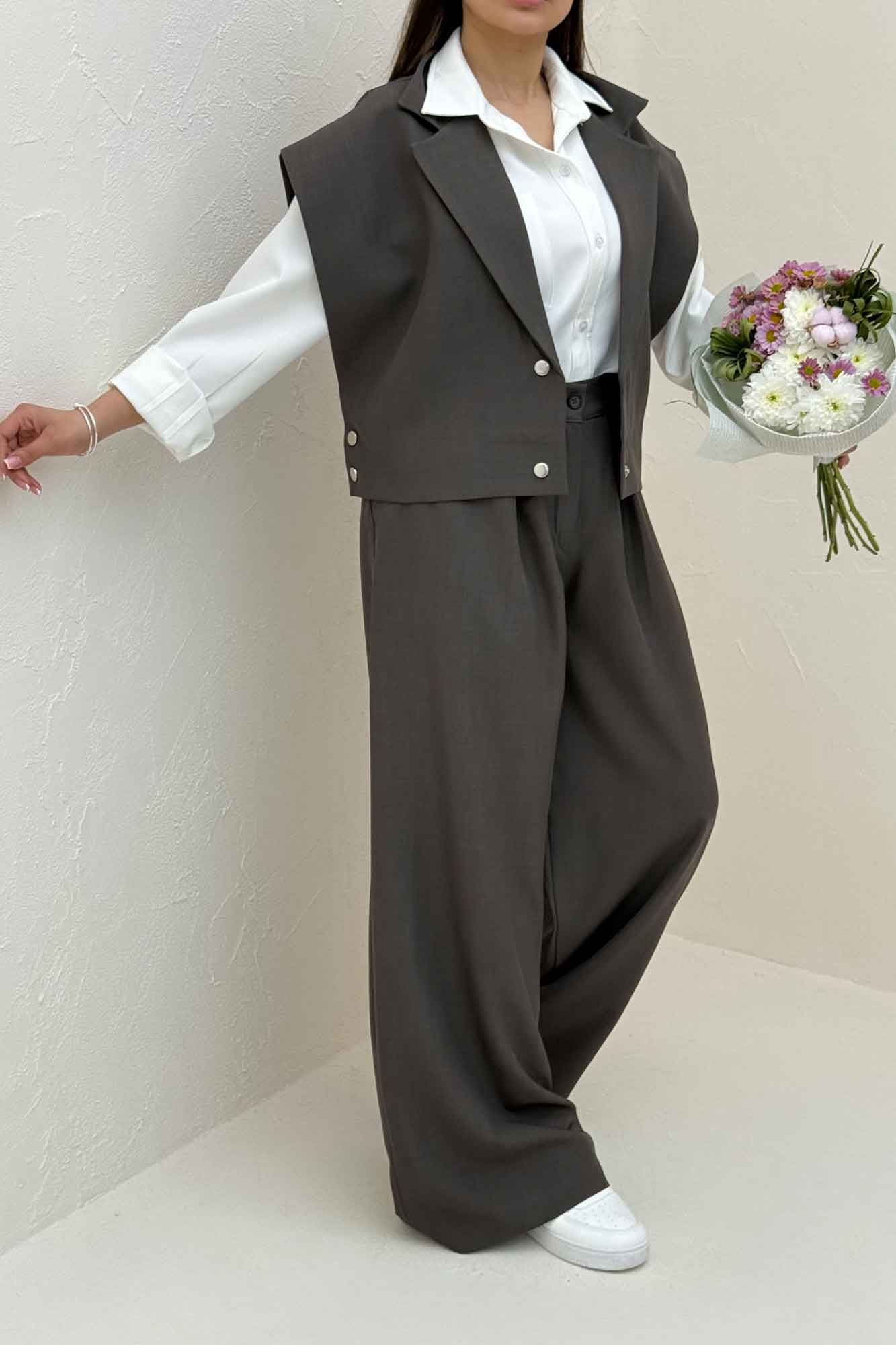 ست وست و شلوار بزیاق دکمه پرچی HALF